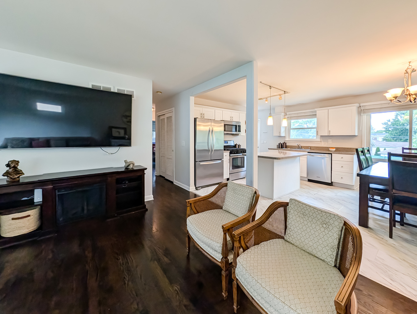 1005 E Irving Park Road Property Photo 12