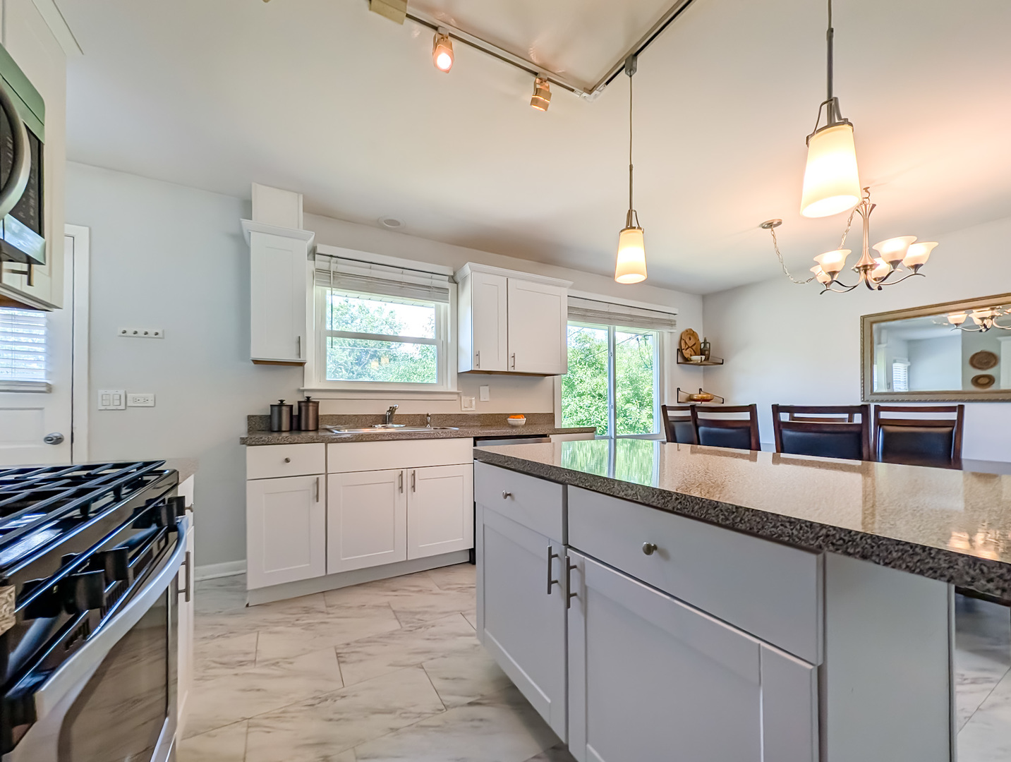 1005 E Irving Park Road Property Photo 16