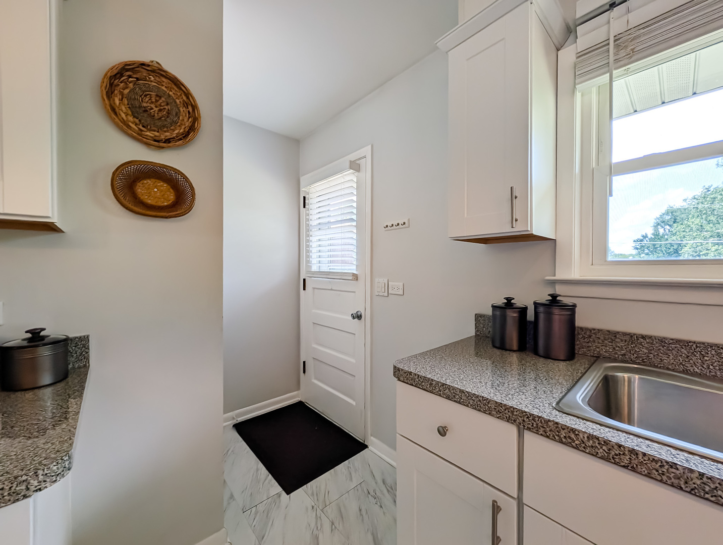 1005 E Irving Park Road Property Photo 20
