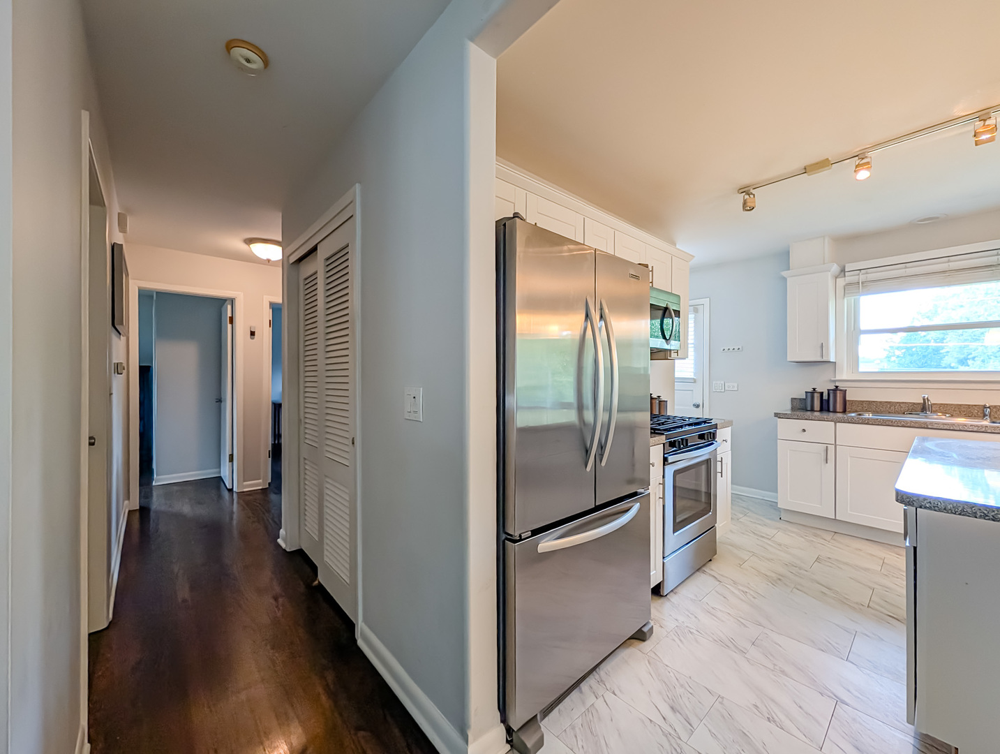 1005 E Irving Park Road Property Photo 26