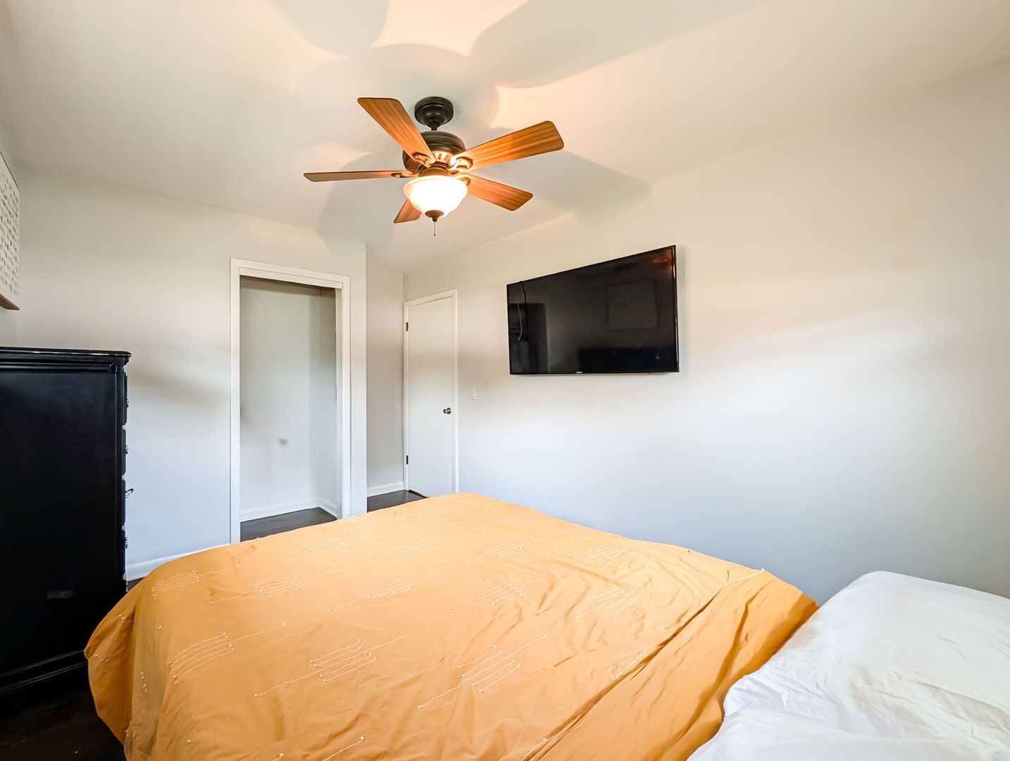 1005 E Irving Park Road Property Photo 34
