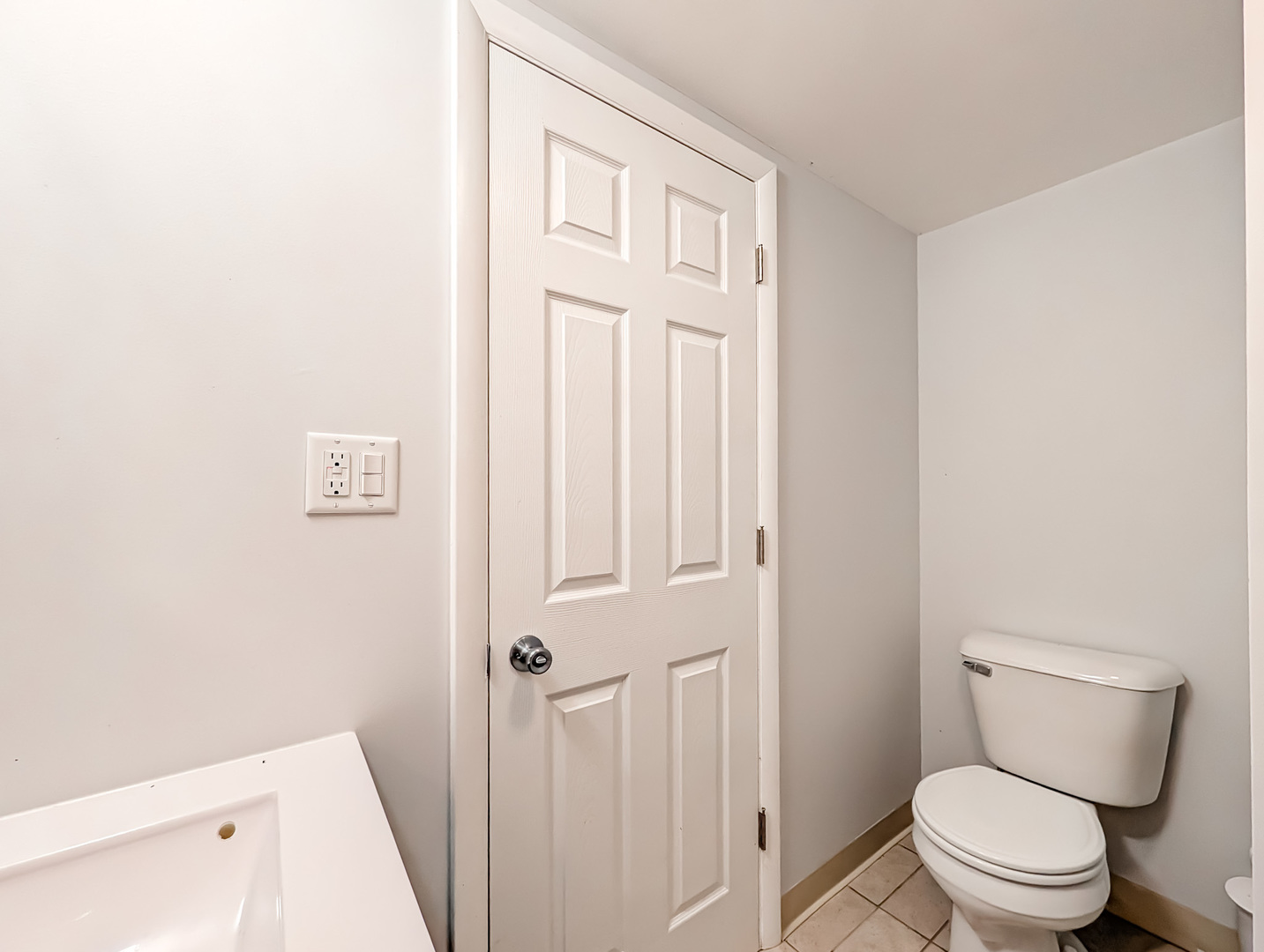1005 E Irving Park Road Property Photo 43