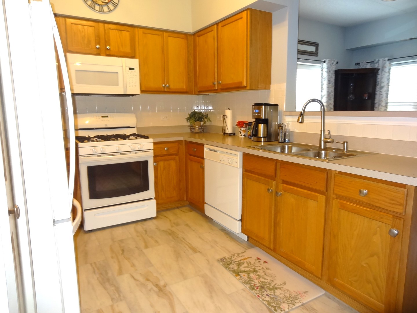 0s099 Lee Court 101 Property Photo 7