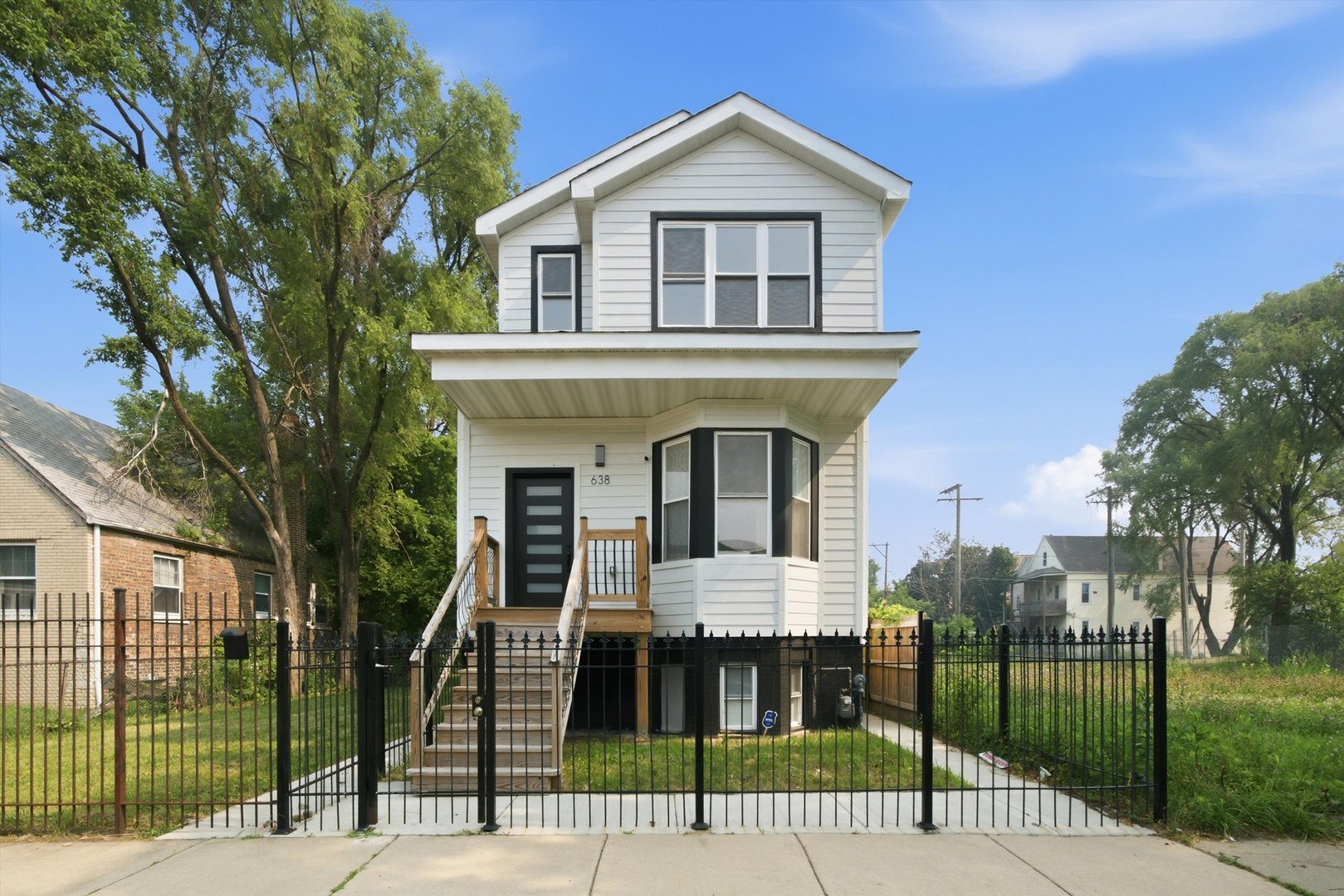 638 E 65th Street Property Photo