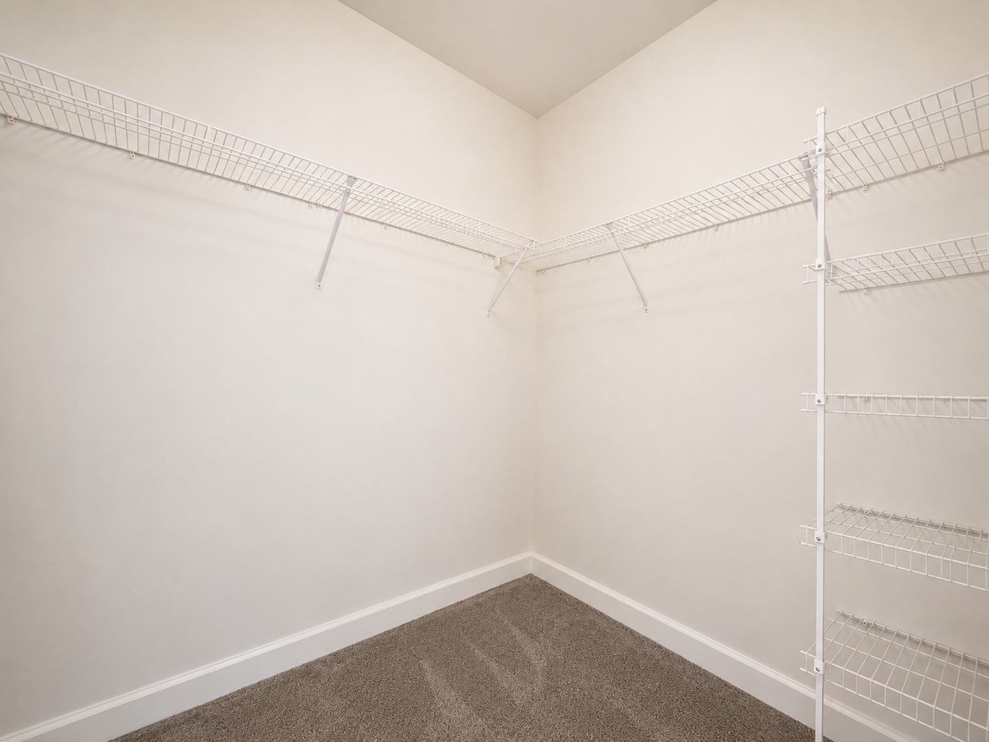 225 N Columbus Drive 7507 Property Photo 11