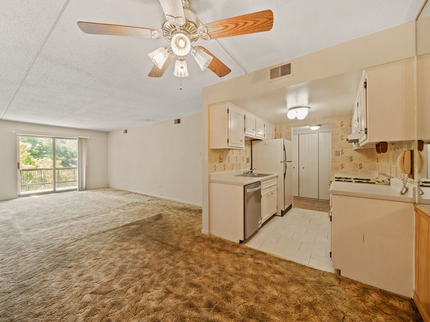500 Redondo Drive 205 Property Photo 11
