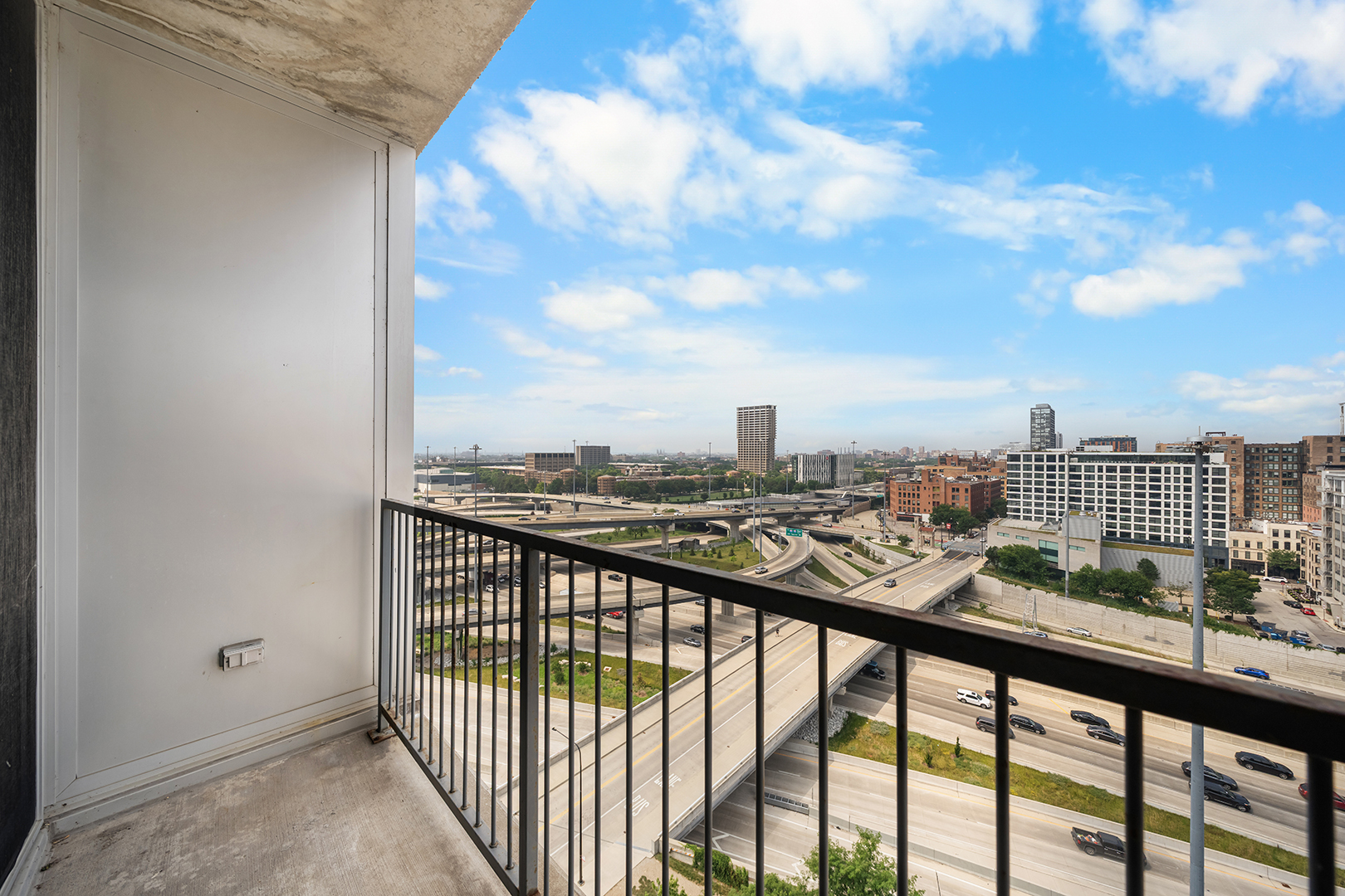 700 W Van Buren Street 1409 Property Photo 19
