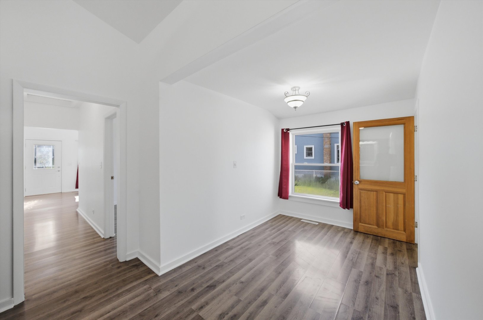 14538 Hamlin Avenue Property Photo 6