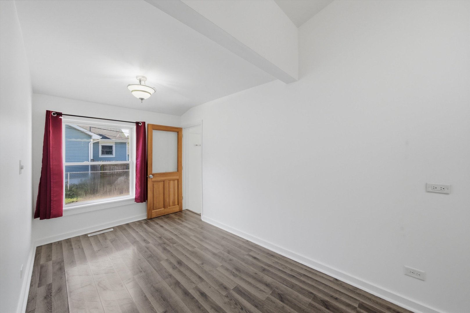 14538 Hamlin Avenue Property Photo 8