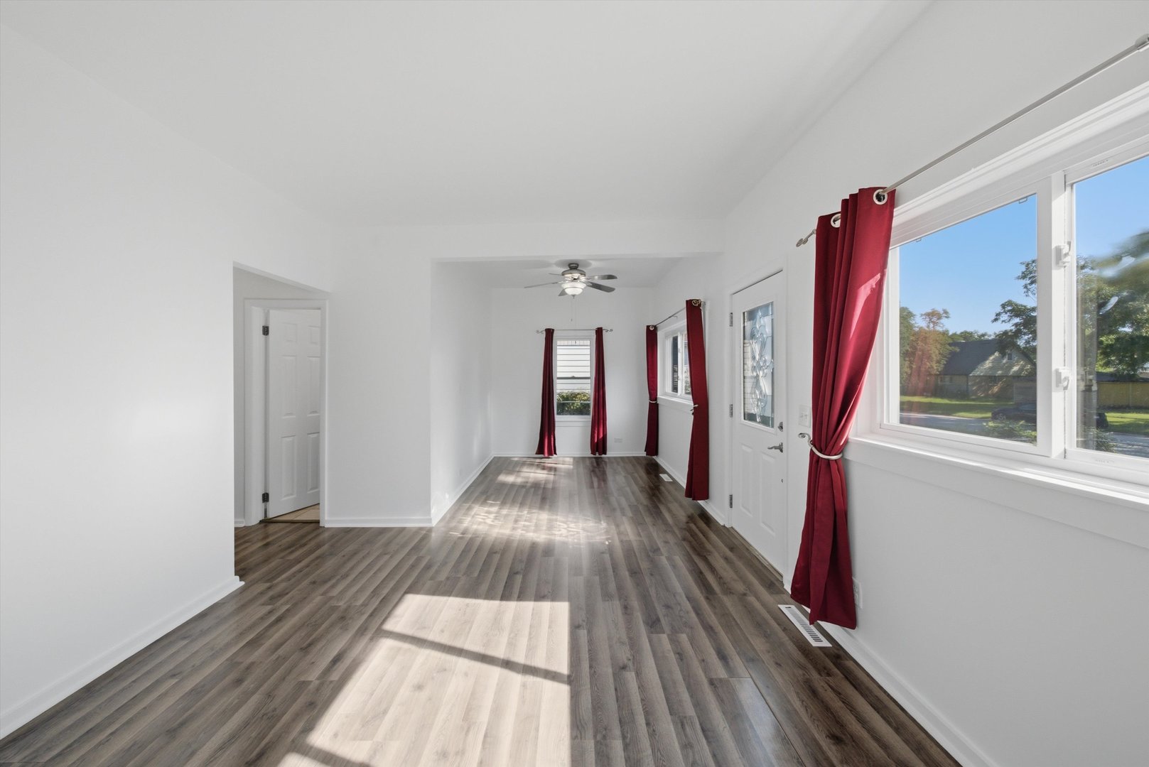 14538 Hamlin Avenue Property Photo 13