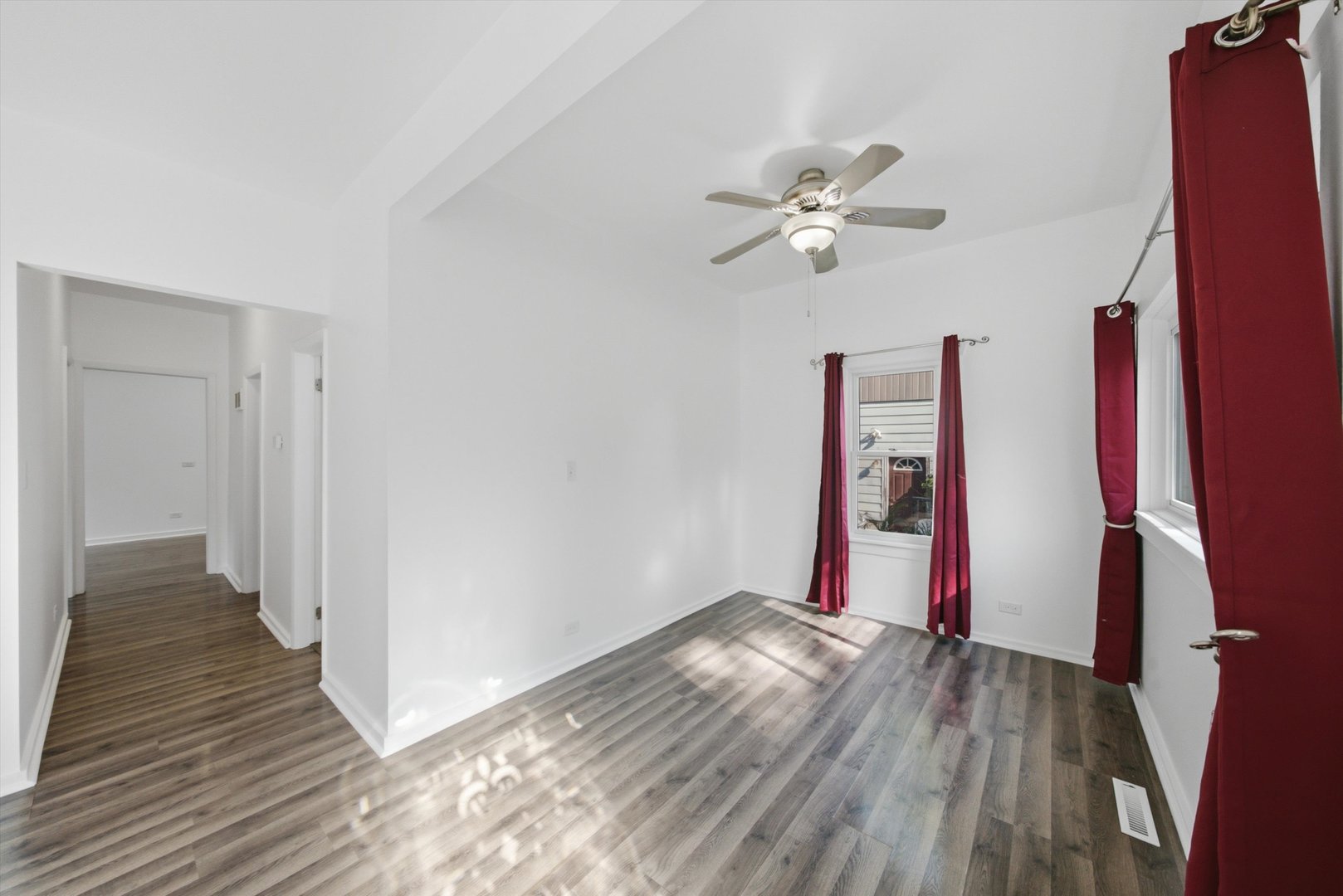 14538 Hamlin Avenue Property Photo 18
