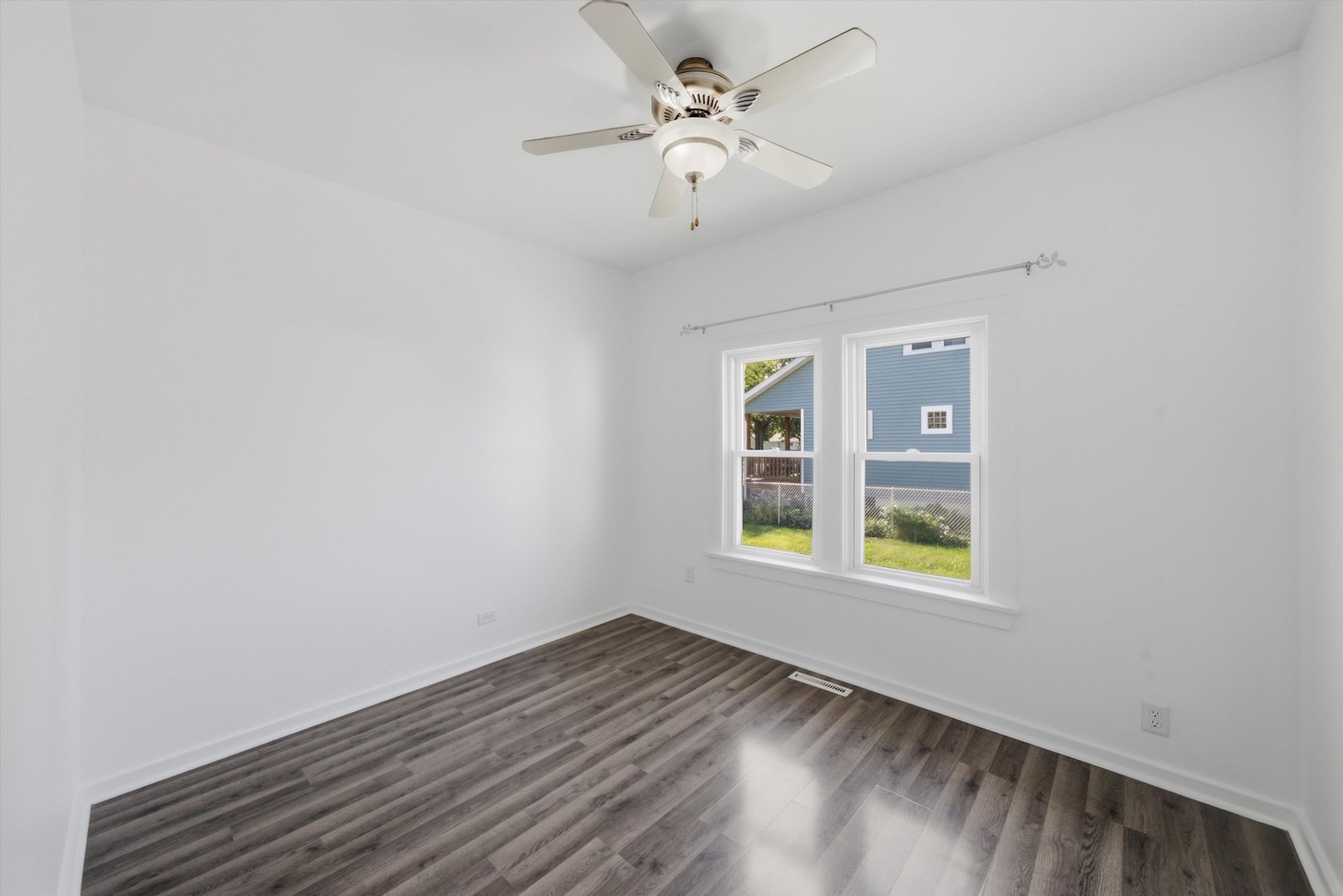 14538 Hamlin Avenue Property Photo 20