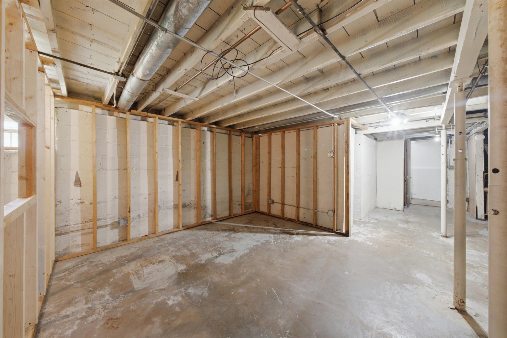 14538 Hamlin Avenue Property Photo 26