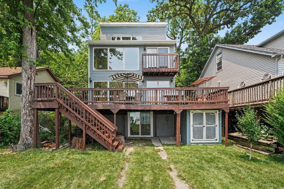 8331 Lake Shore Drive Property Photo 1