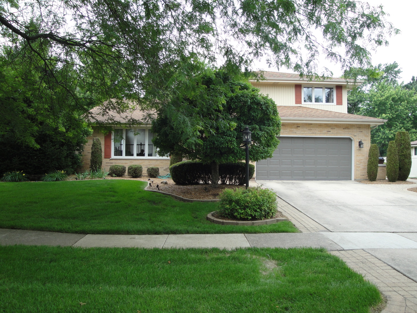 18916 Creekview Lane Property Photo 1
