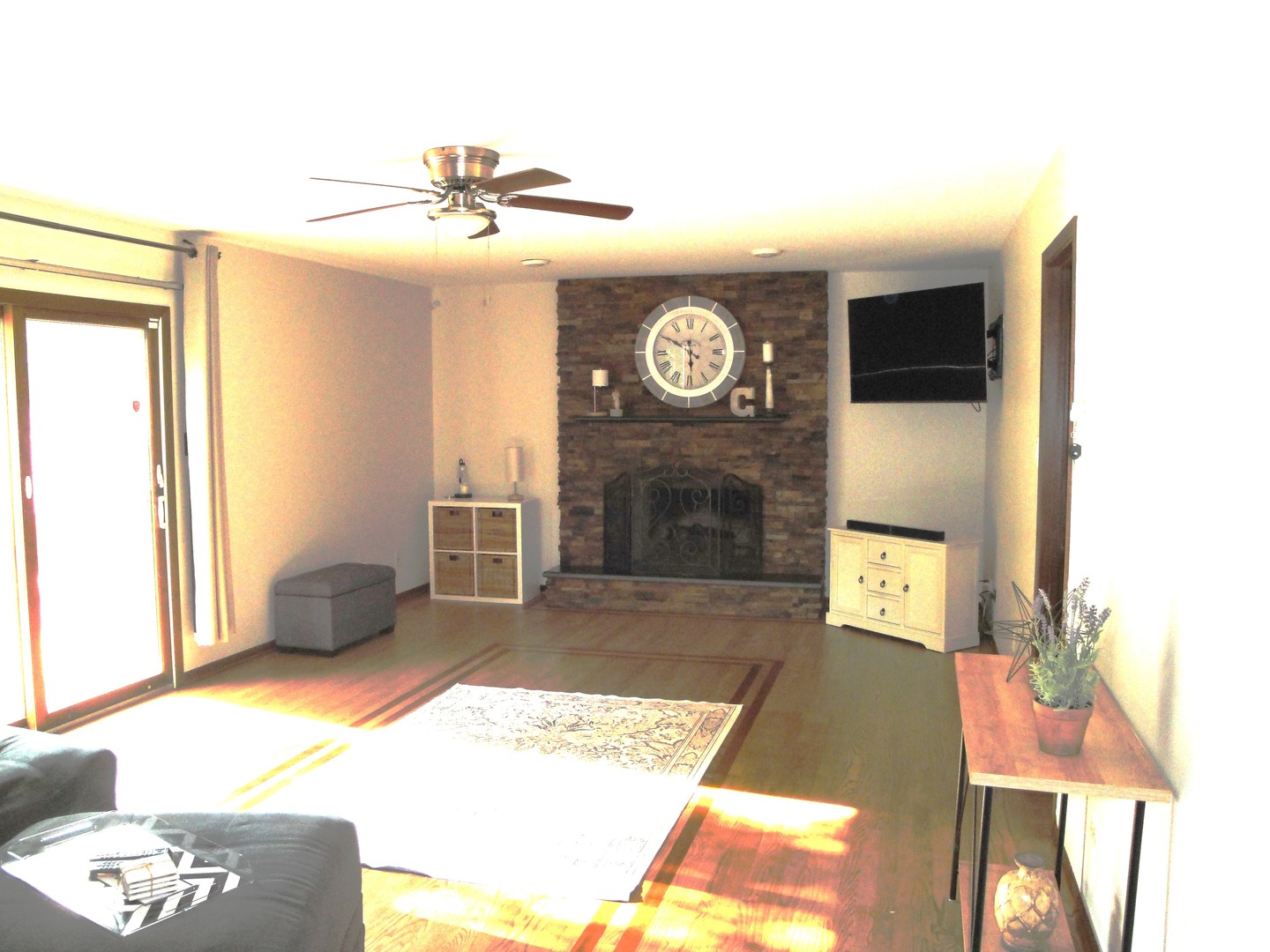 18916 Creekview Lane Property Photo 5