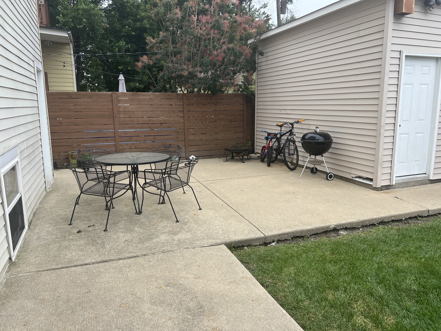 4822 W Berteau G Property Photo 10