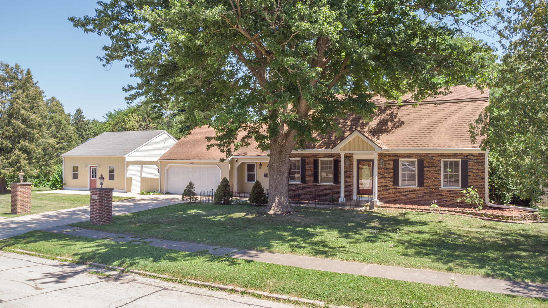 23 Elizabeth Circle Property Photo 1
