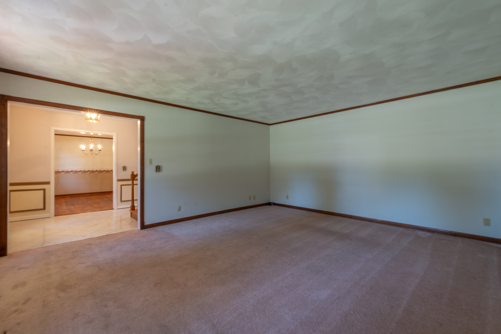 23 Elizabeth Circle Property Photo 4