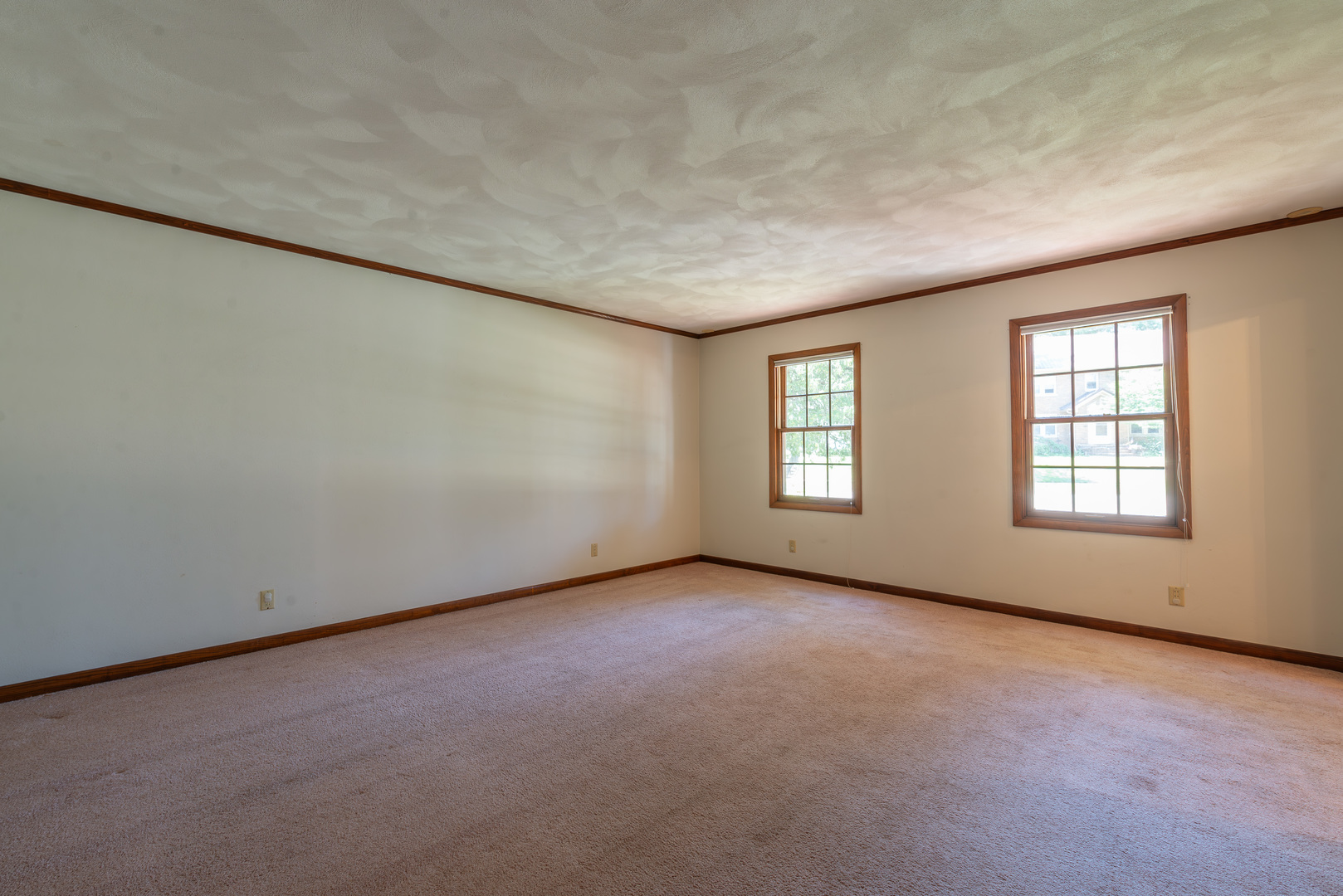 23 Elizabeth Circle Property Photo 5