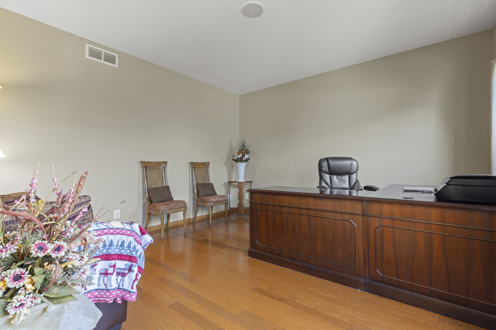 706 W Hampton Avenue Property Photo 4