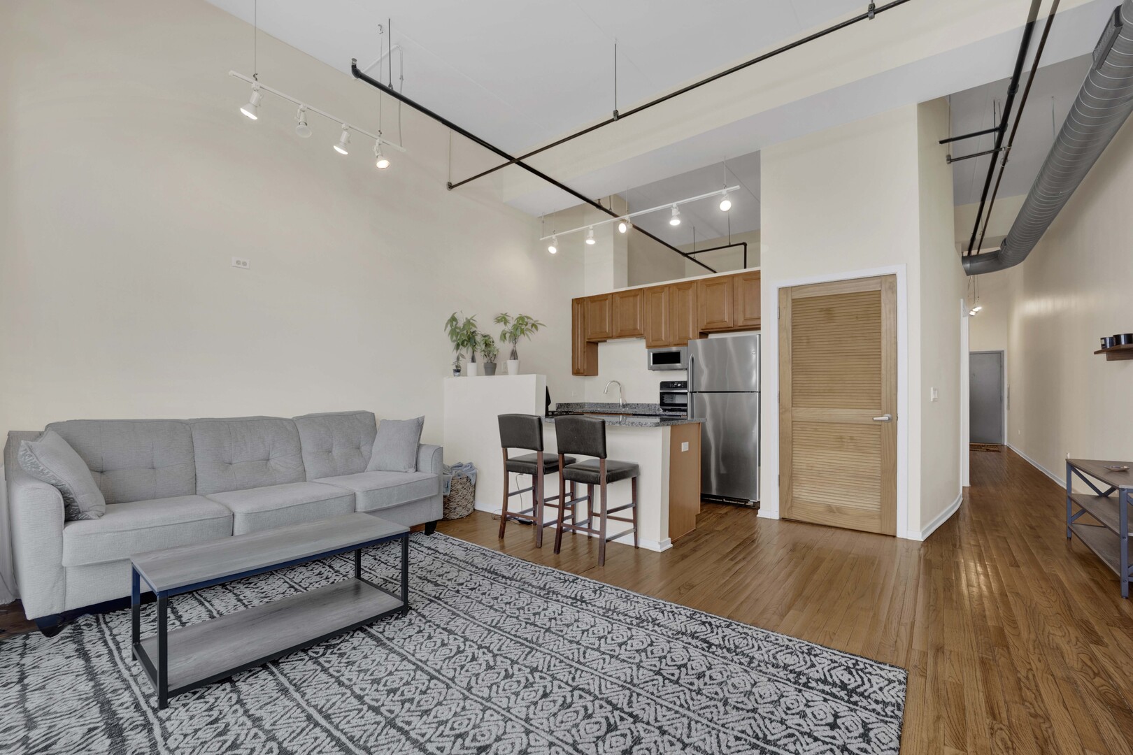1645 W Ogden Avenue 718 Property Photo 6