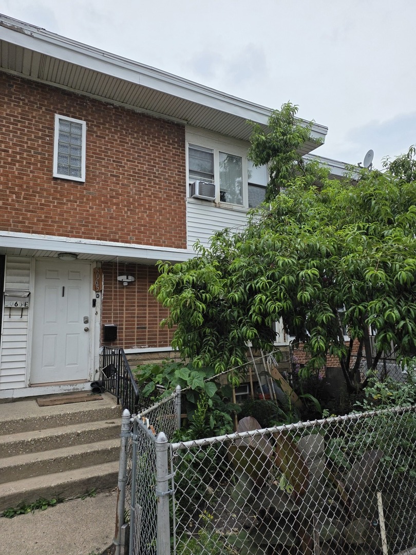 5065 W Gladys Avenue D Property Photo 4