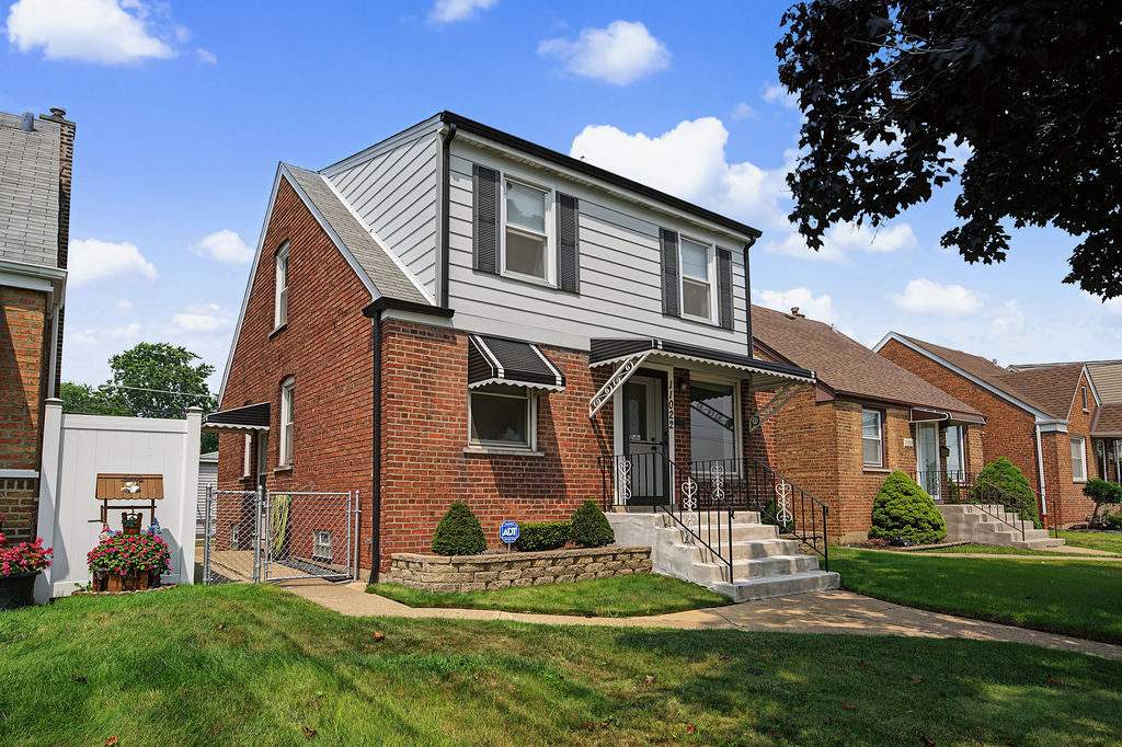 11022 S State Line Road Property Photo 3
