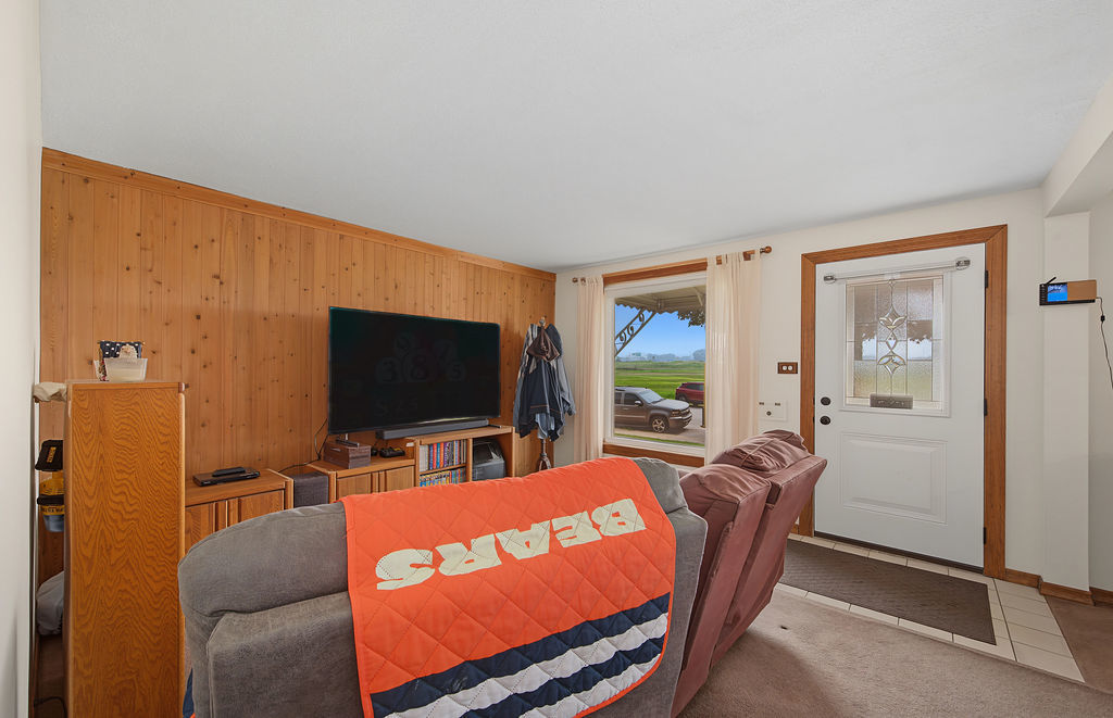 11022 S State Line Road Property Photo 7