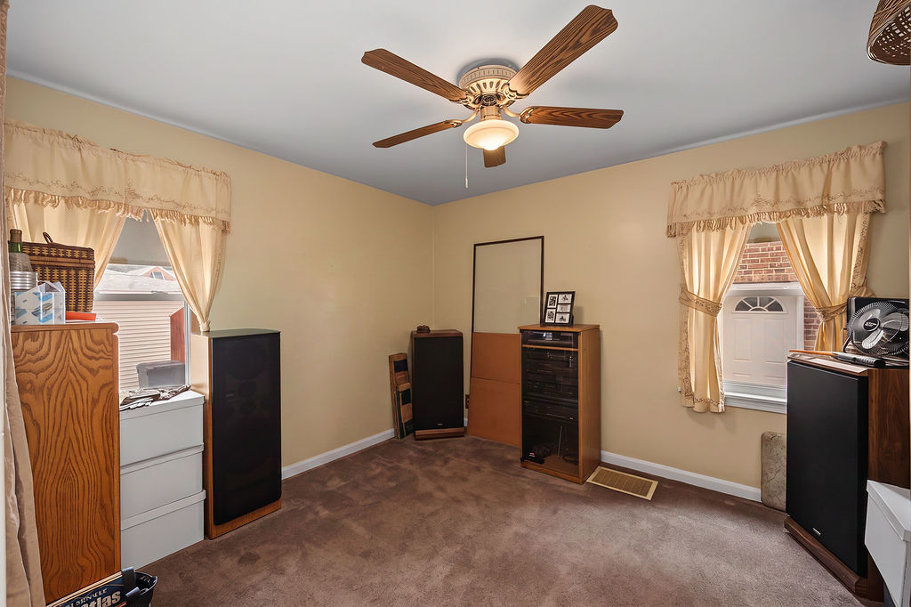 11022 S State Line Road Property Photo 13
