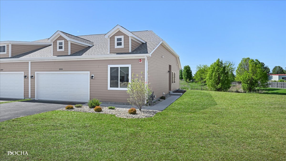 3999 Shoeger Drive Property Photo 1