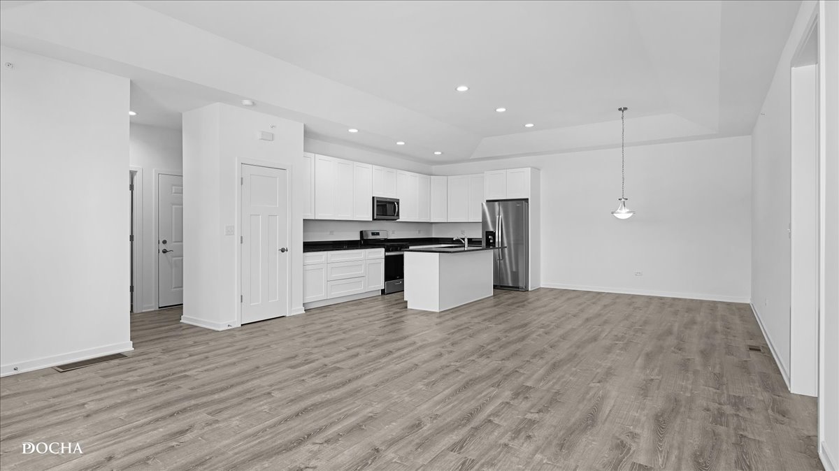 3999 Shoeger Drive Property Photo 3