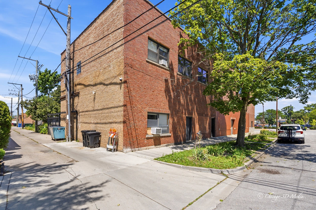 5844 N Milwaukee Avenue Property Photo 2
