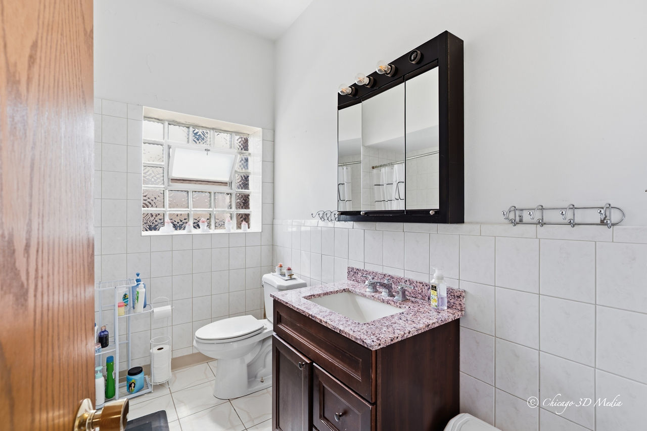 5844 N Milwaukee Avenue Property Photo 23