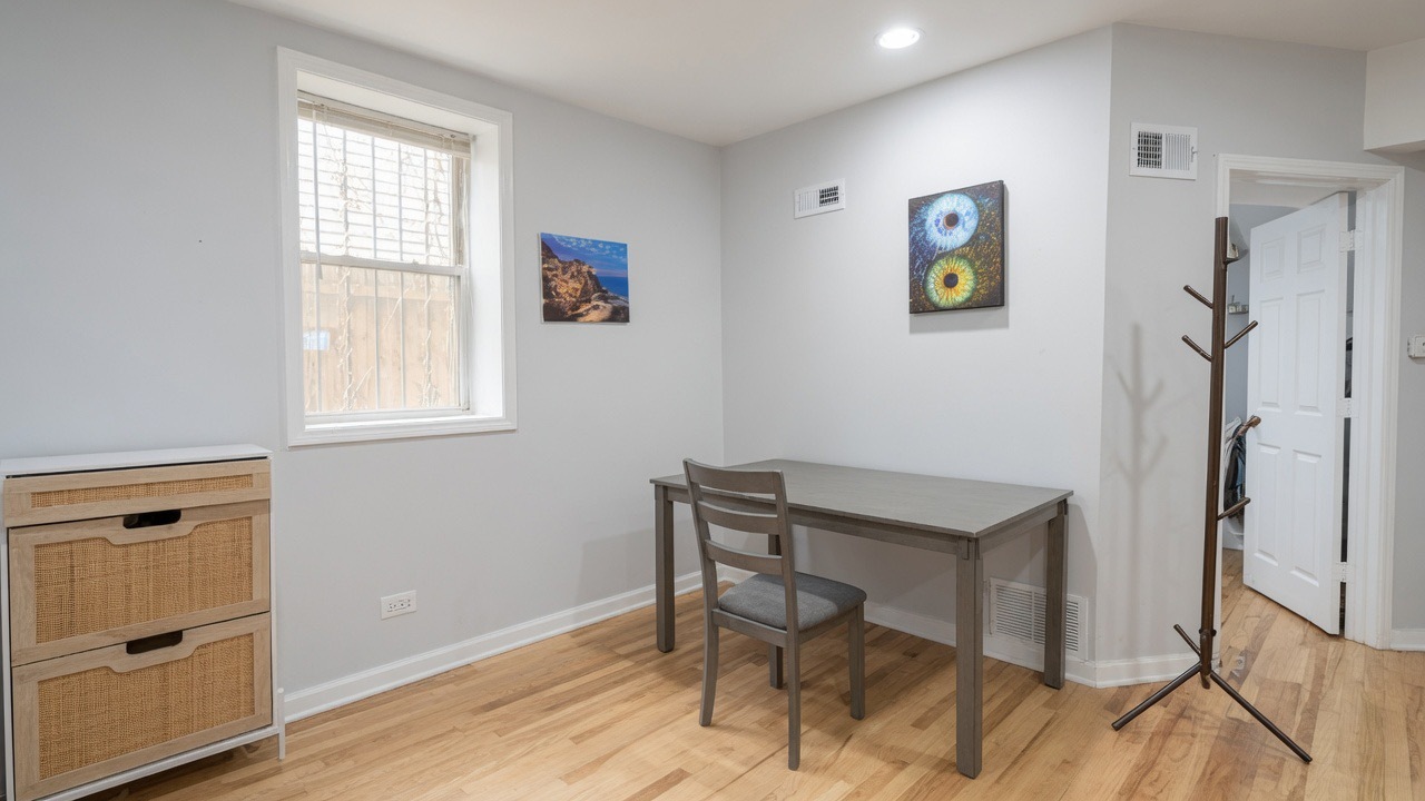 959 N Wolcott Avenue 1r Property Photo 6