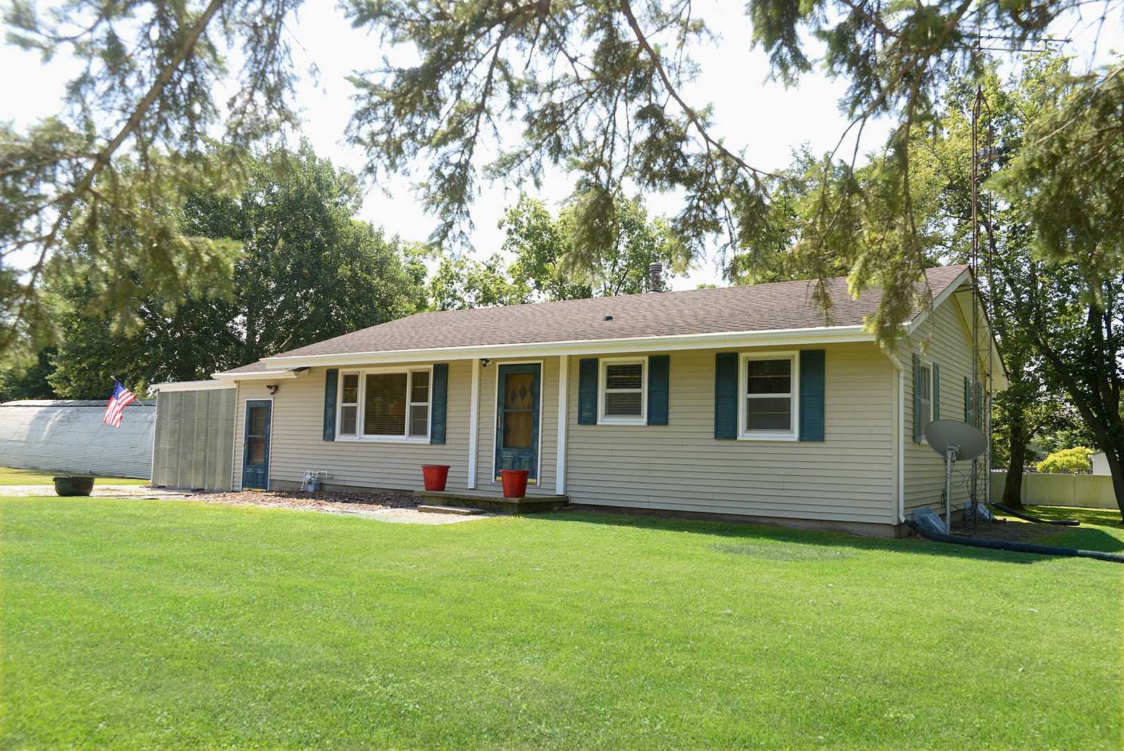 1104 N 29th Road Property Photo 1
