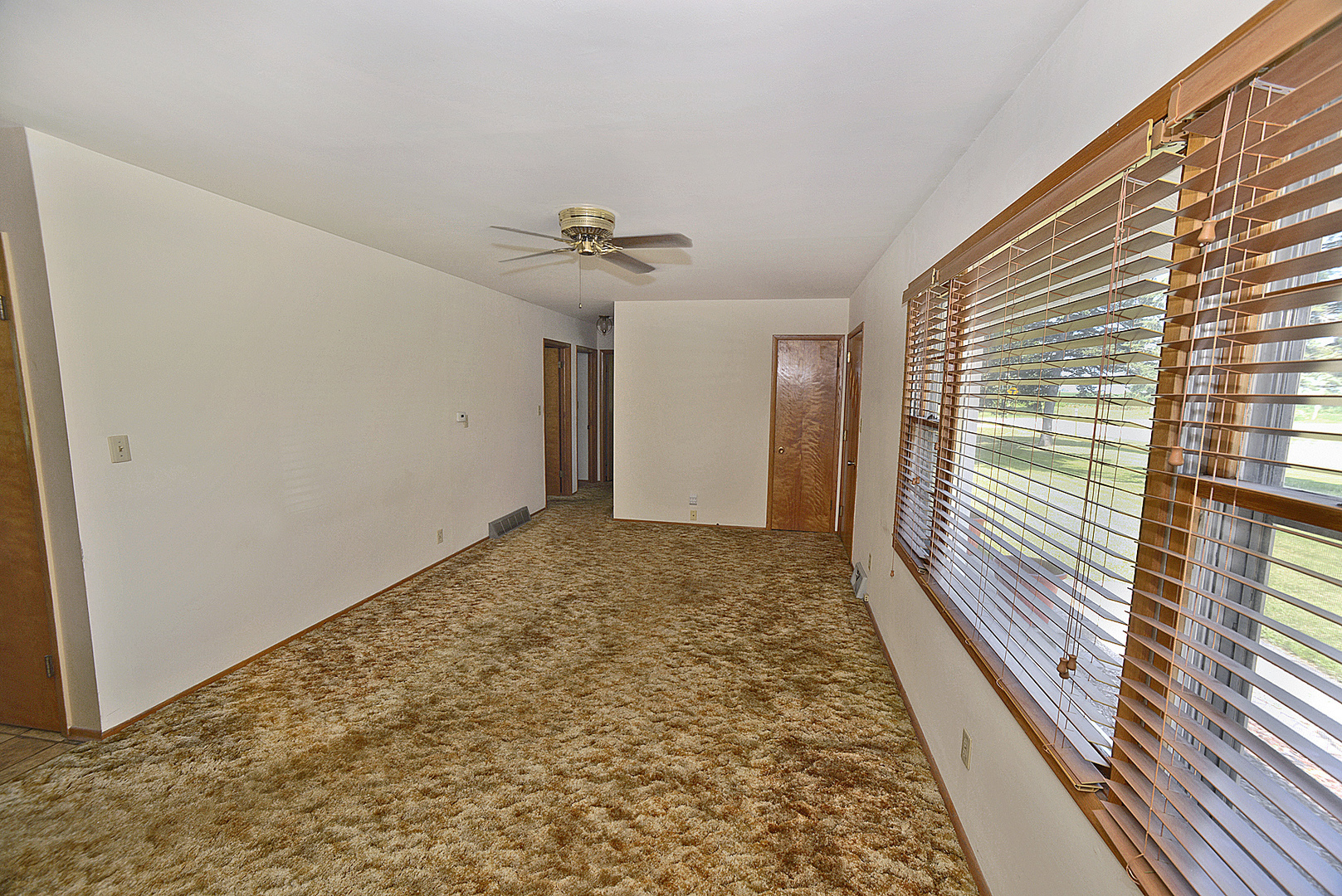 1104 N 29th Road Property Photo 2