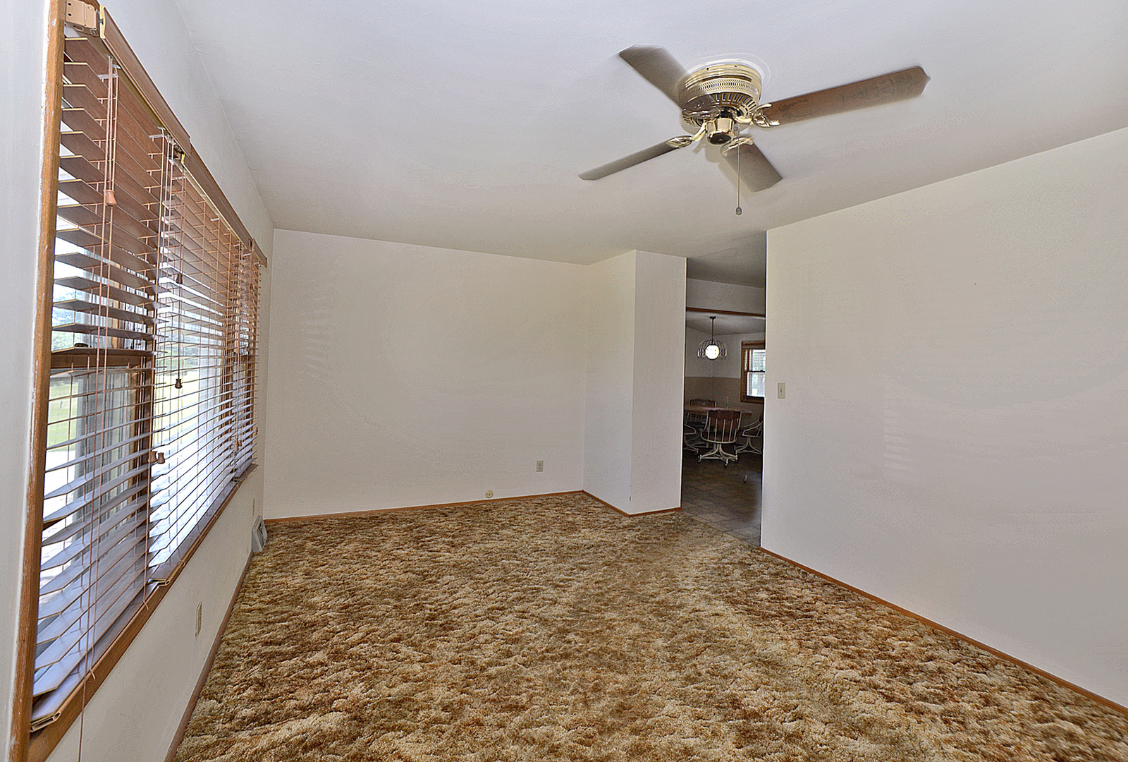 1104 N 29th Road Property Photo 3