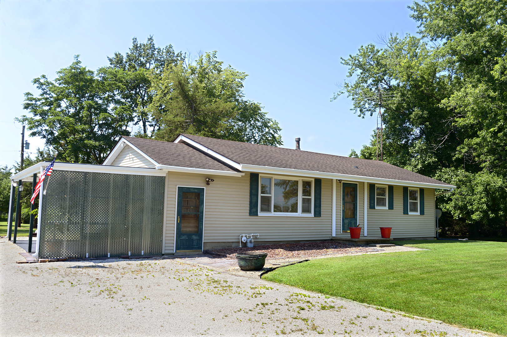 1104 N 29th Road Property Photo 17