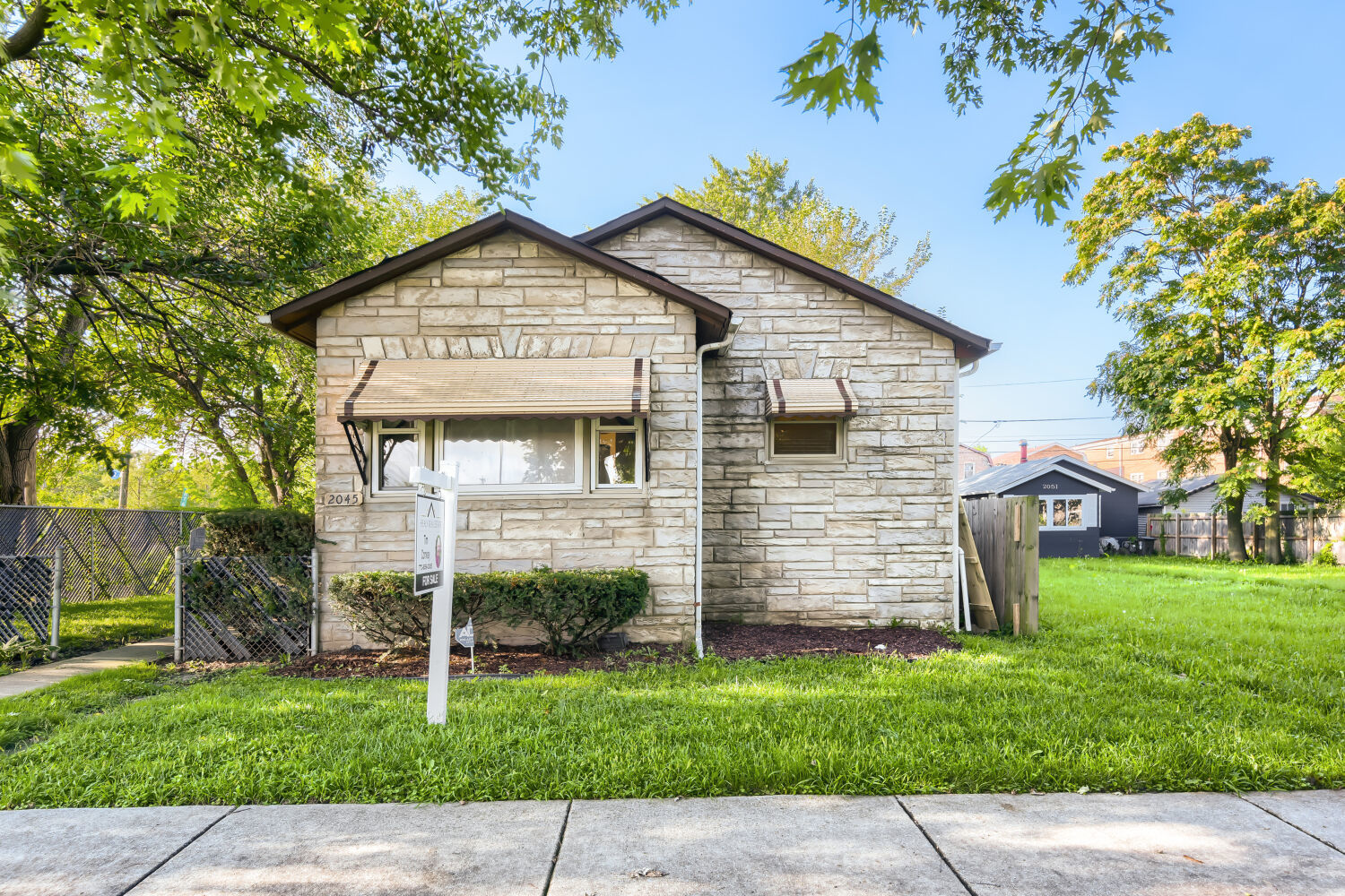 2045 119th Place Property Photo 2