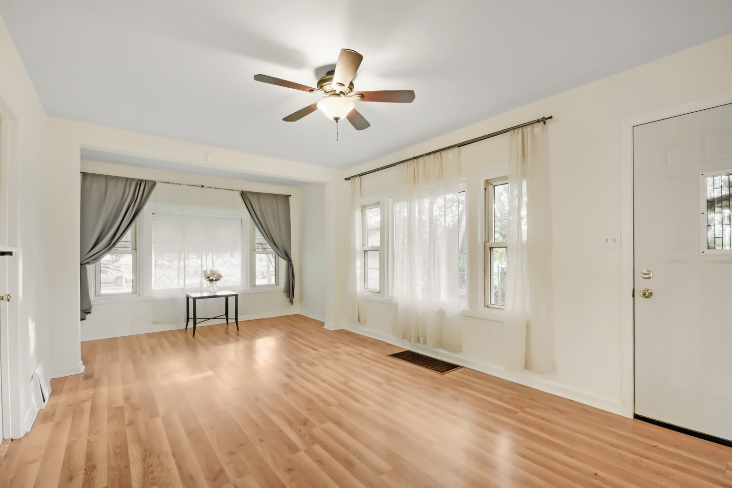 2045 119th Place Property Photo 3