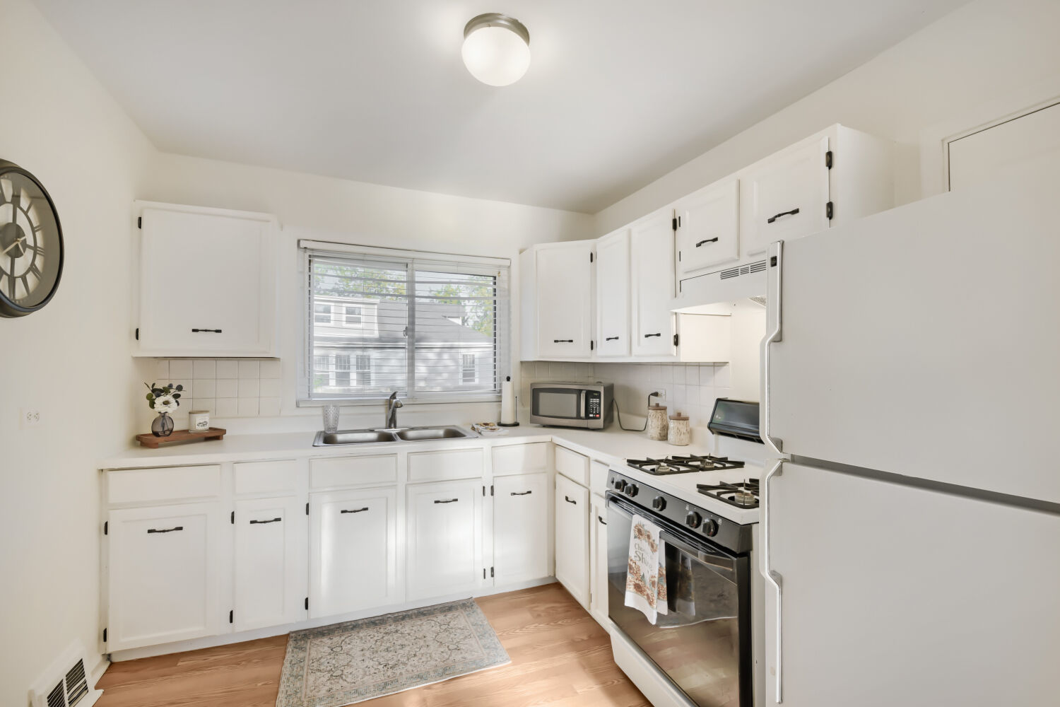 2045 119th Place Property Photo 6