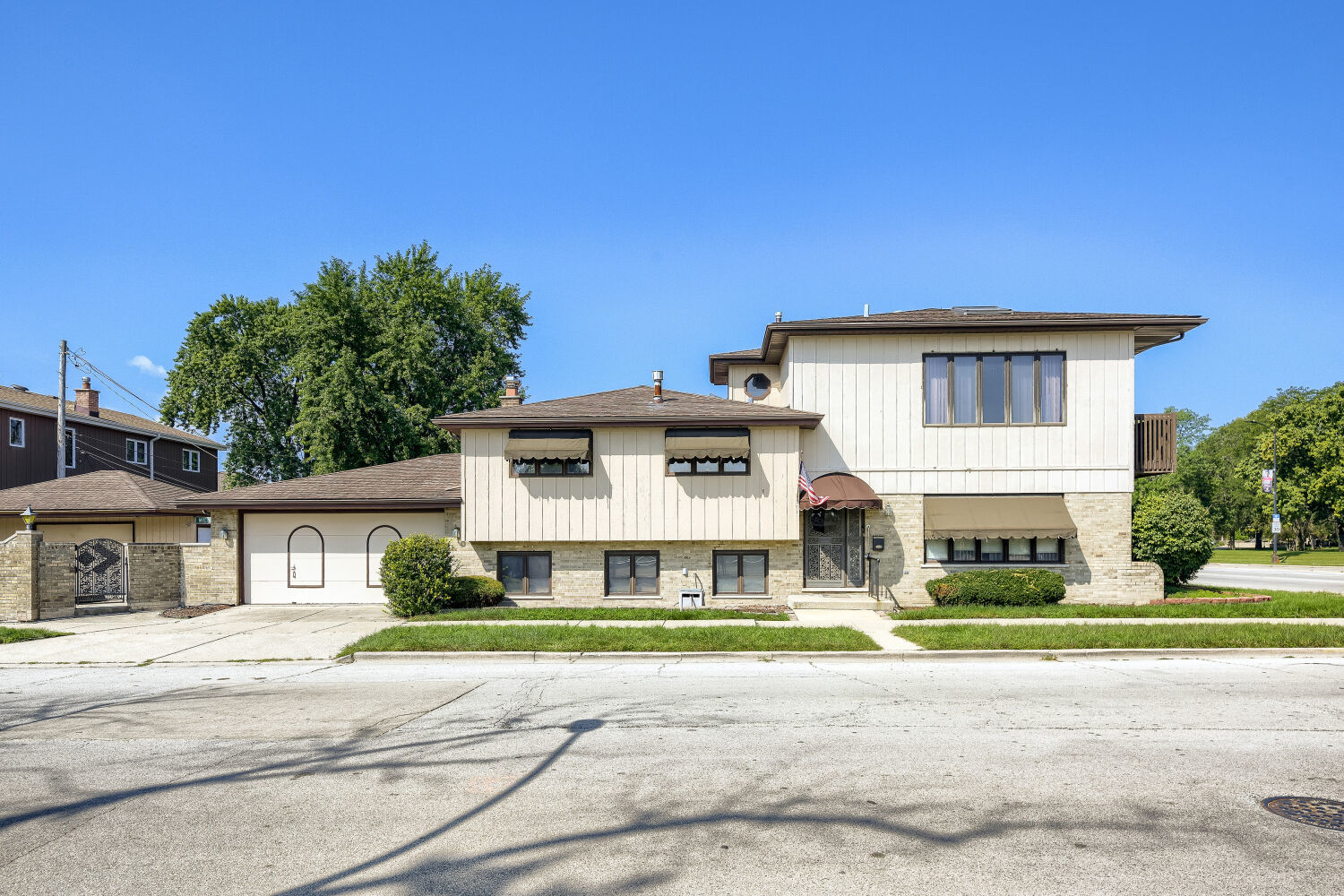 10300 S Central Park Avenue Property Photo 1