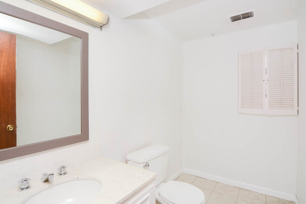 8117 Central Avenue Property Photo 18