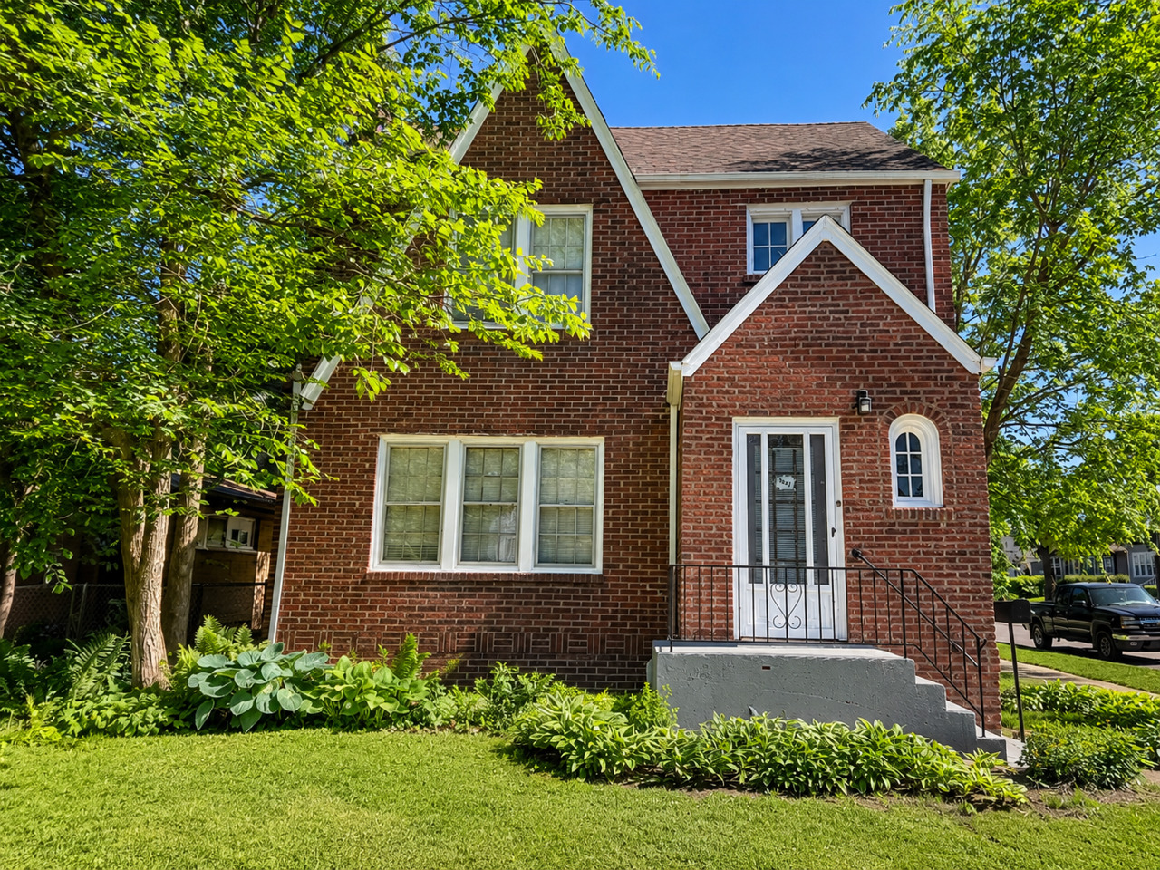 1527 Brookside Avenue Property Photo 1