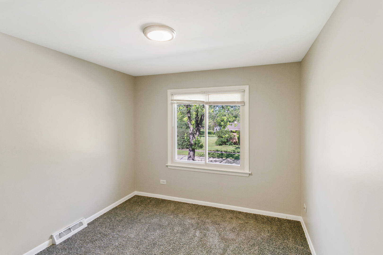 22547 Mission Drive Property Photo 19