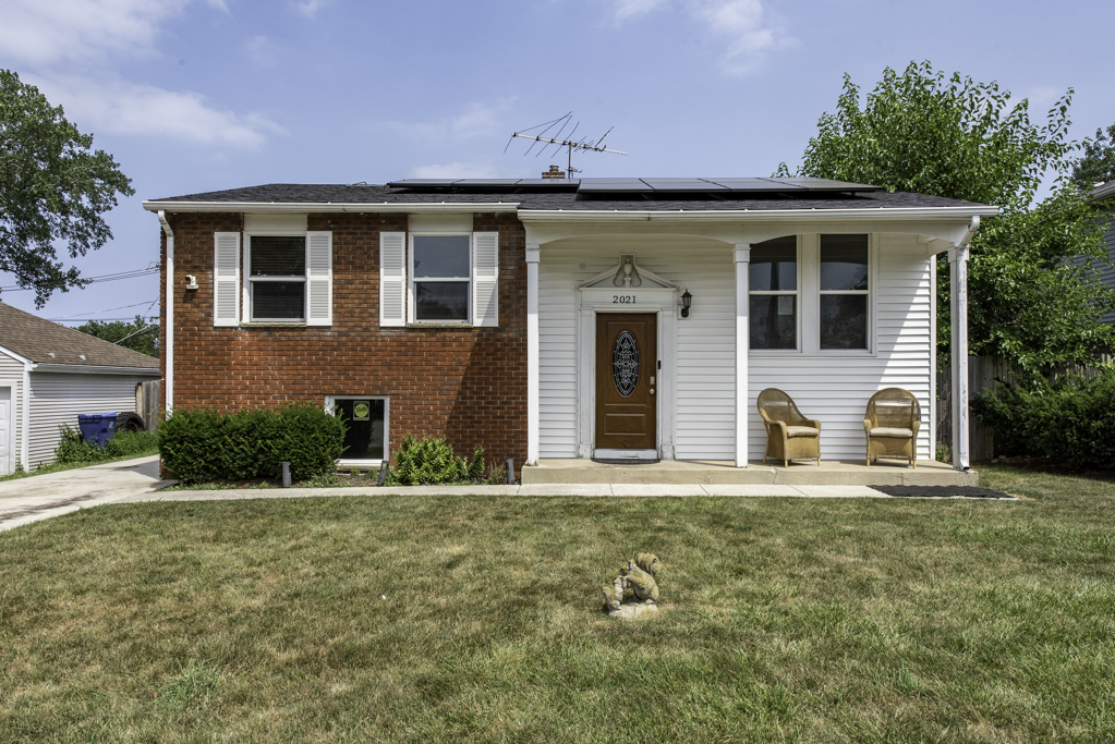 2021 Honore Avenue Property Photo 1