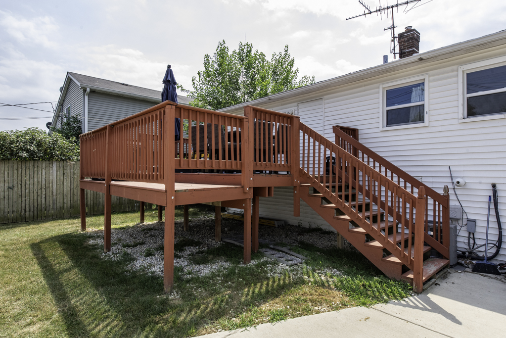 2021 Honore Avenue Property Photo 19