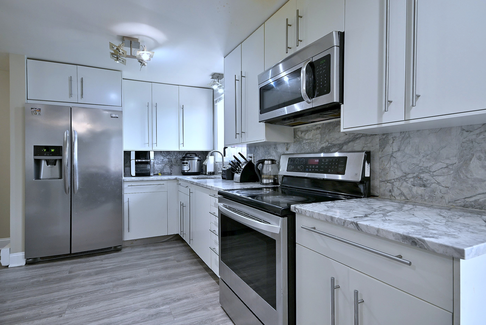 2325 N Neva Avenue 401b Property Photo 10