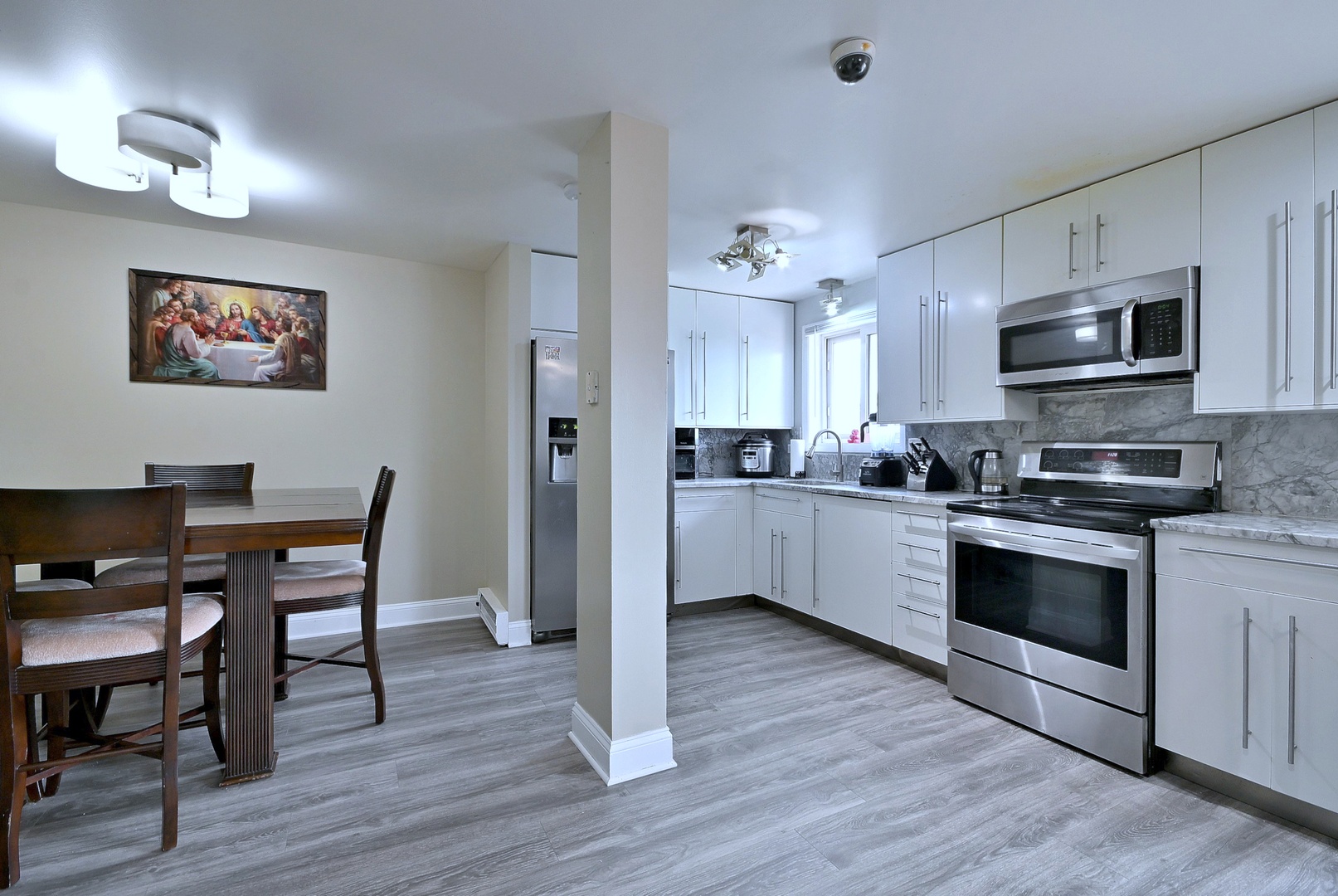 2325 N Neva Avenue 401b Property Photo 12